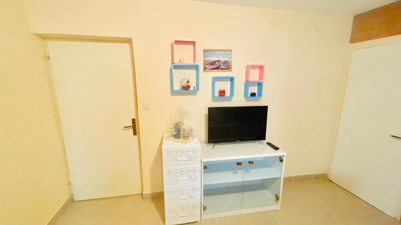 Colorful And Happy Apartment Sukosan - With Parking Eksteriør bilde