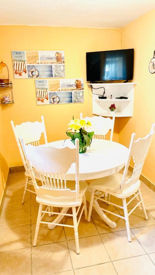 Colorful And Happy Apartment Sukosan - With Parking Eksteriør bilde