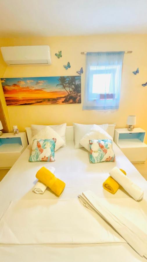 Colorful And Happy Apartment Sukosan - With Parking Eksteriør bilde